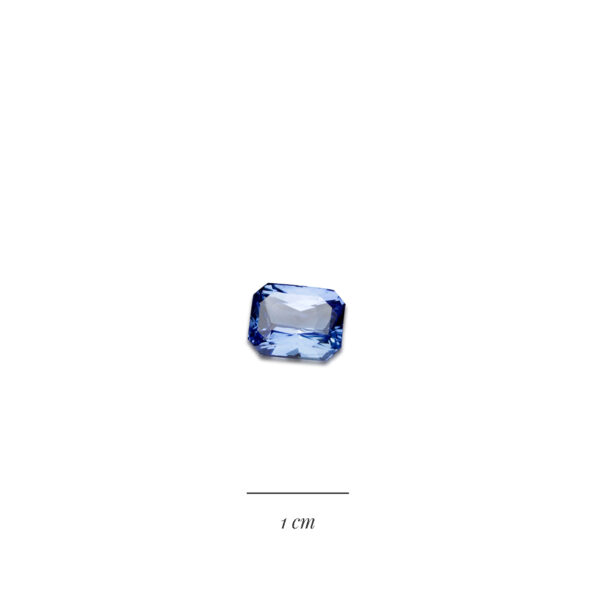 Saphir Taille émeraude poids 4,01 carats pour création de bague sur mesure à Paris