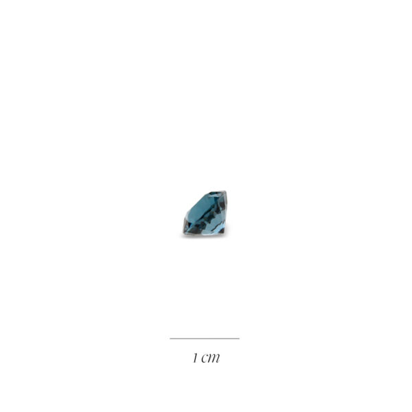 Spinelle bleu 1,77 carat pour création de bague sur mesure à la Compagnie des Gemmes Paris
