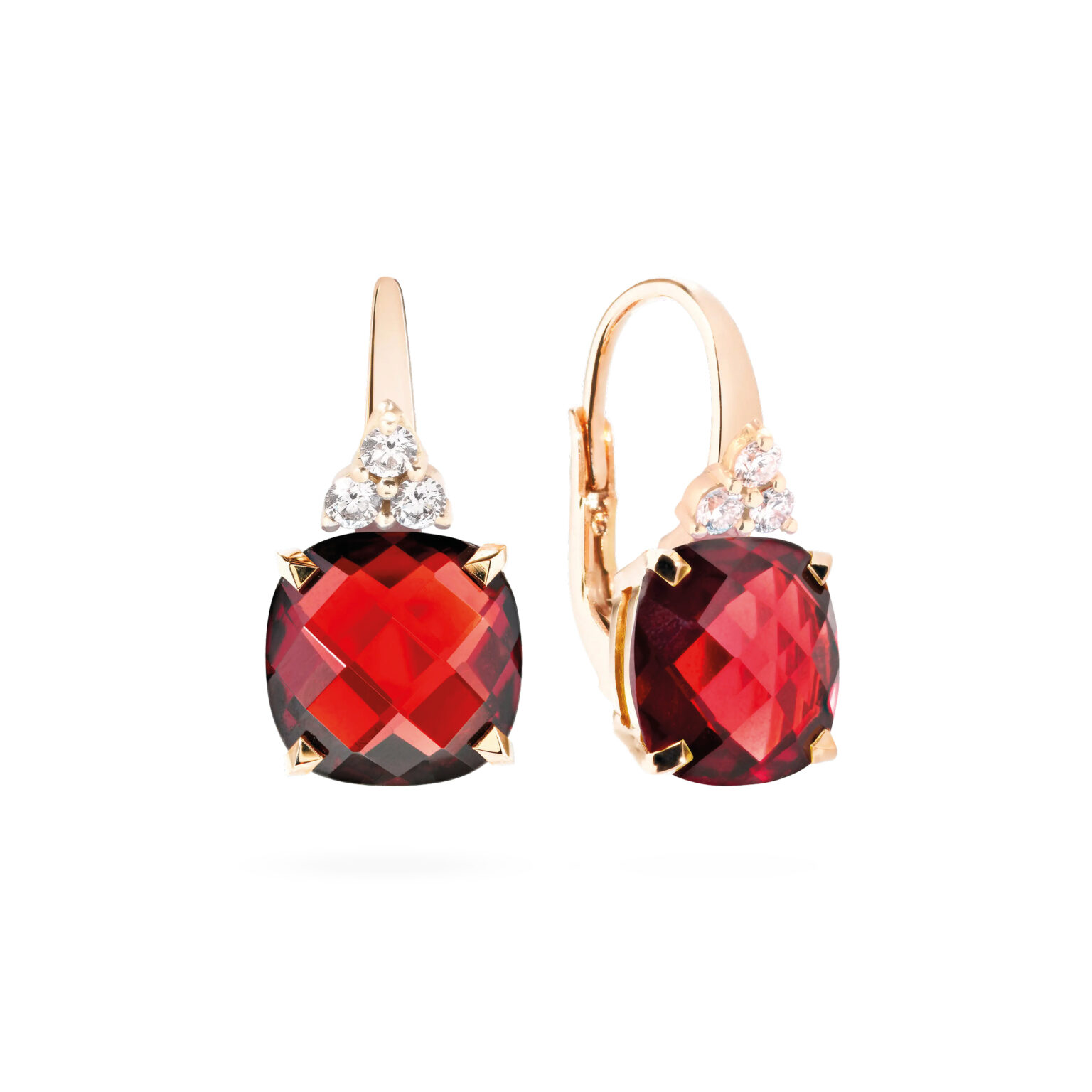 Boucles d’oreilles dormeuses Poppy serties de grenats taille coussin et de trois diamants sur or