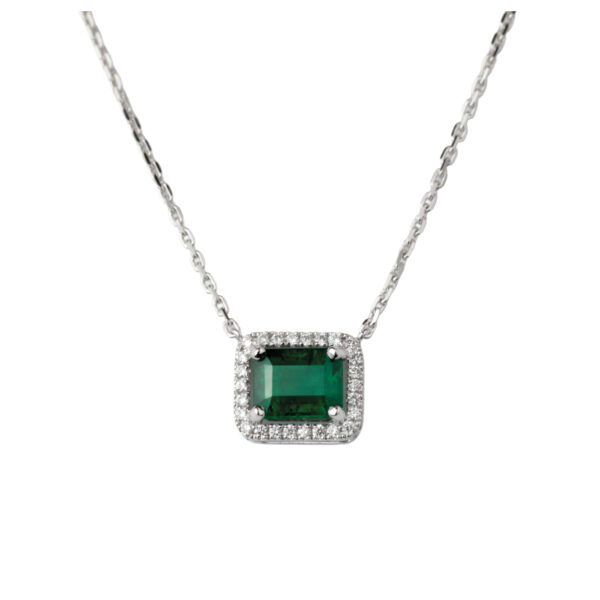 Pendentif en or blanc avec une émeraude taille émeraude entourée de diamants