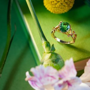 Bague de fiançailles pierre fine joaillerie sur mesure